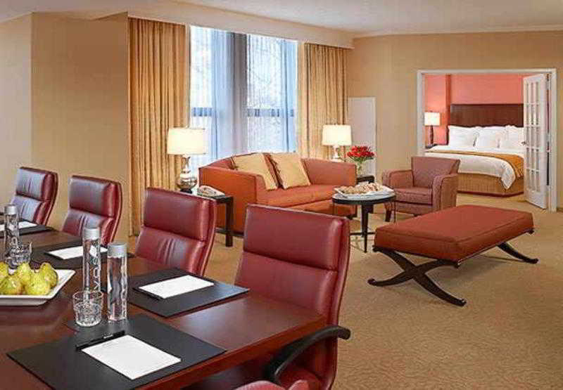 Chicago Marriott Suites O'Hare Rosemont Exterior foto